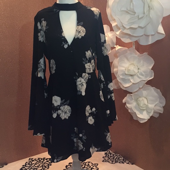 Socialite Flower Dress 4 COCHELLA from Nordstroms - Picture 5 of 8